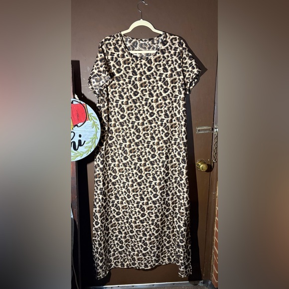 Boutique Dresses & Skirts - Leopard Print Maxi Dress New Without Tag.